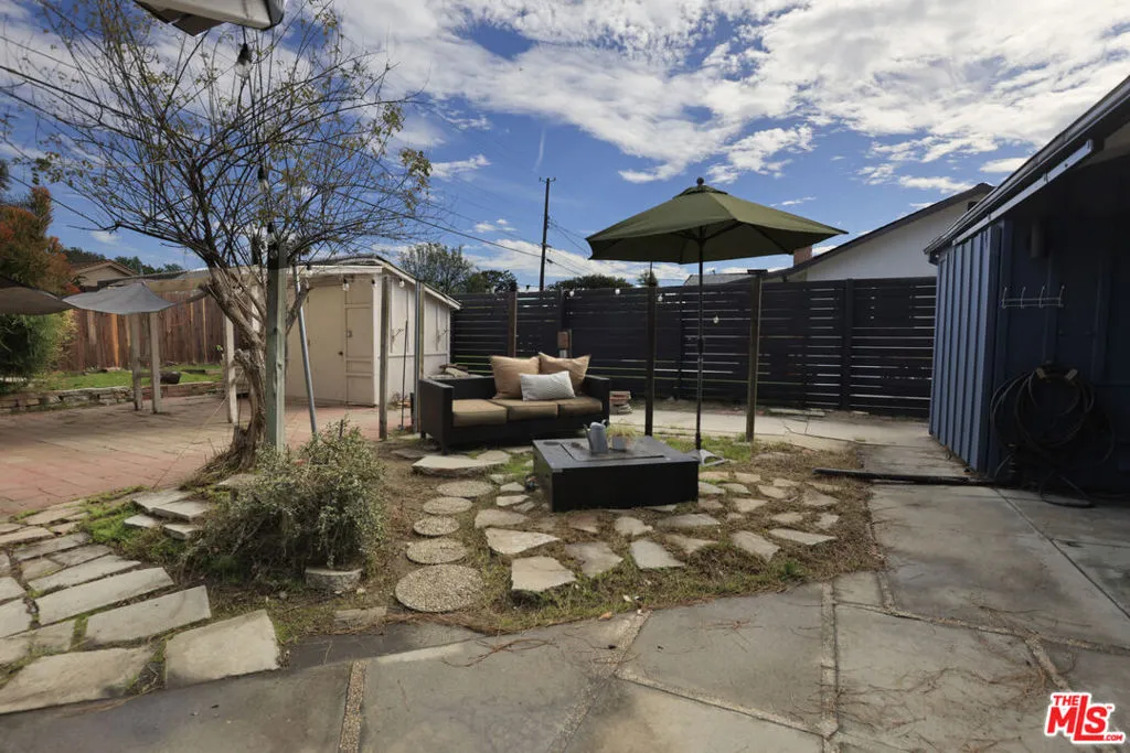 7058 Petit Avenue, Van Nuys, California 91406 home-pic-23